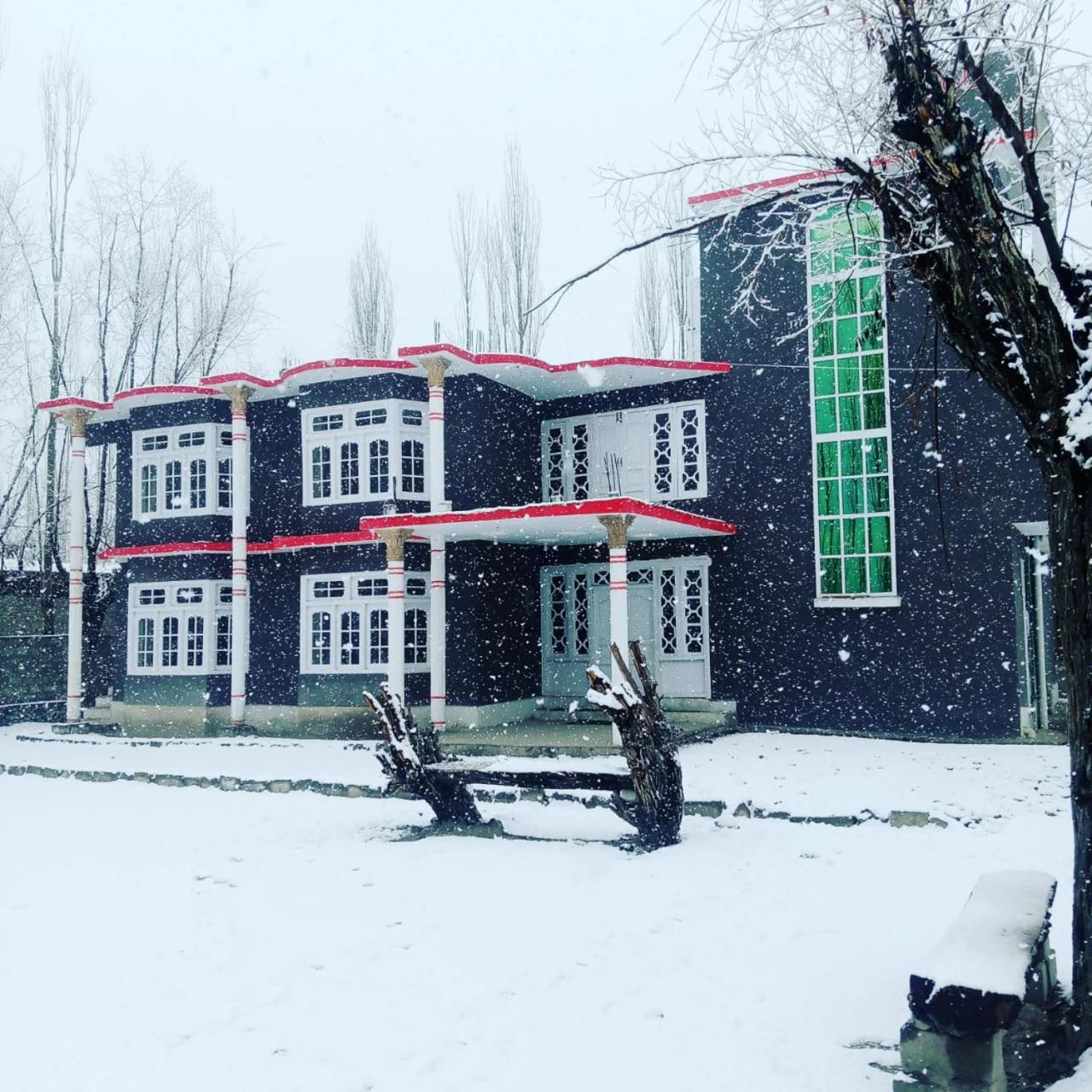 Skardu One Resort And Guest House Exterior photo